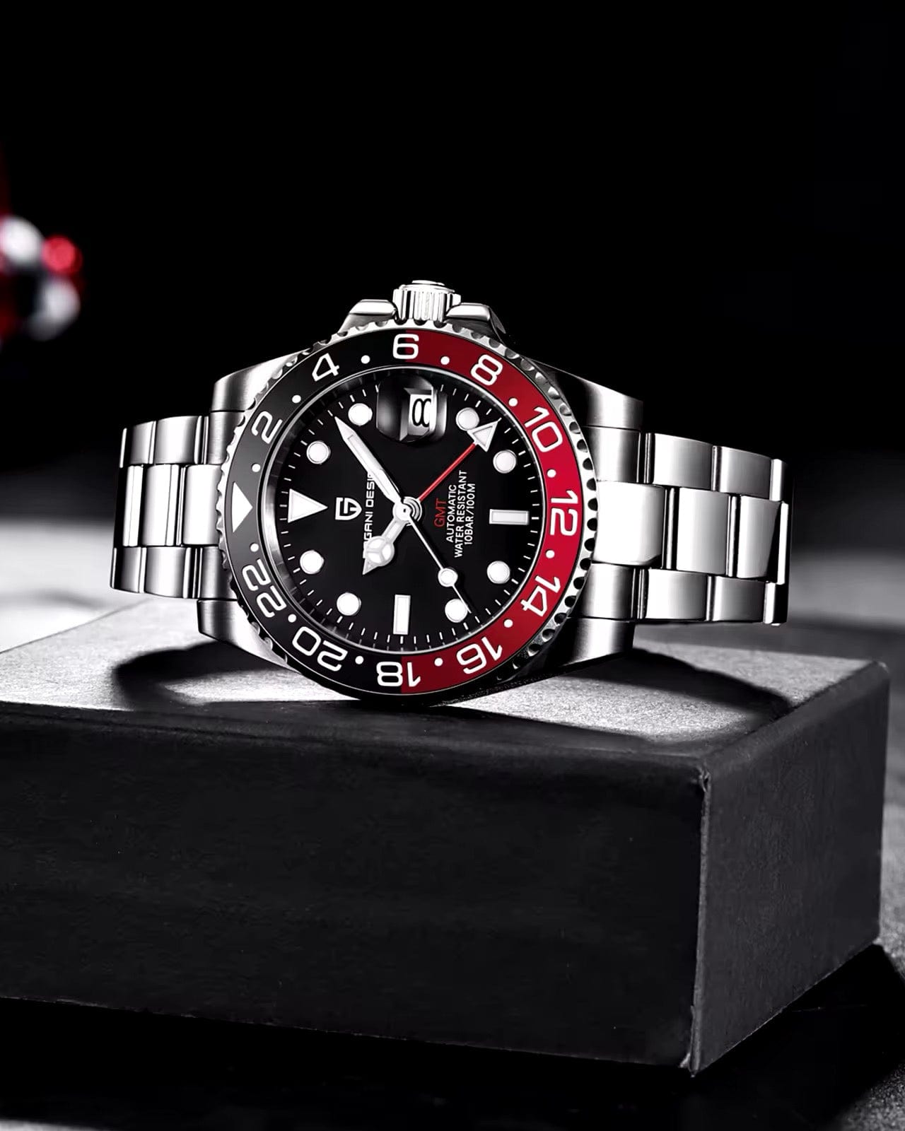 Pagani Design PD-1662 Automatik GMT “Coce” - Prikaz prednje bočne strane muškog sata sa oyster matalnom narukvicom