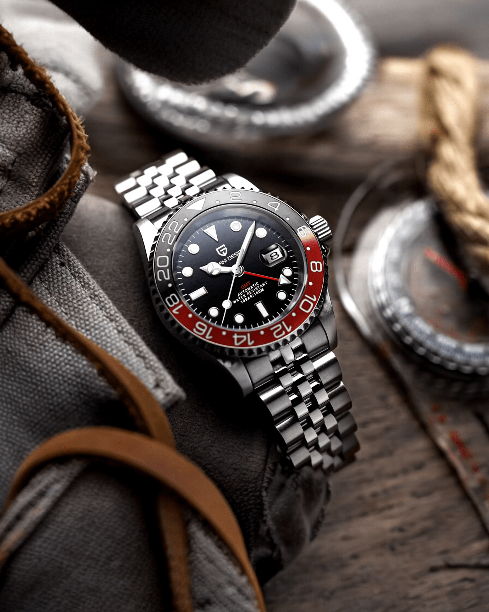 Pagani Design PD-1662 Automatik GMT “Coce” - Prikaz prednje strane muškog sata izbliza