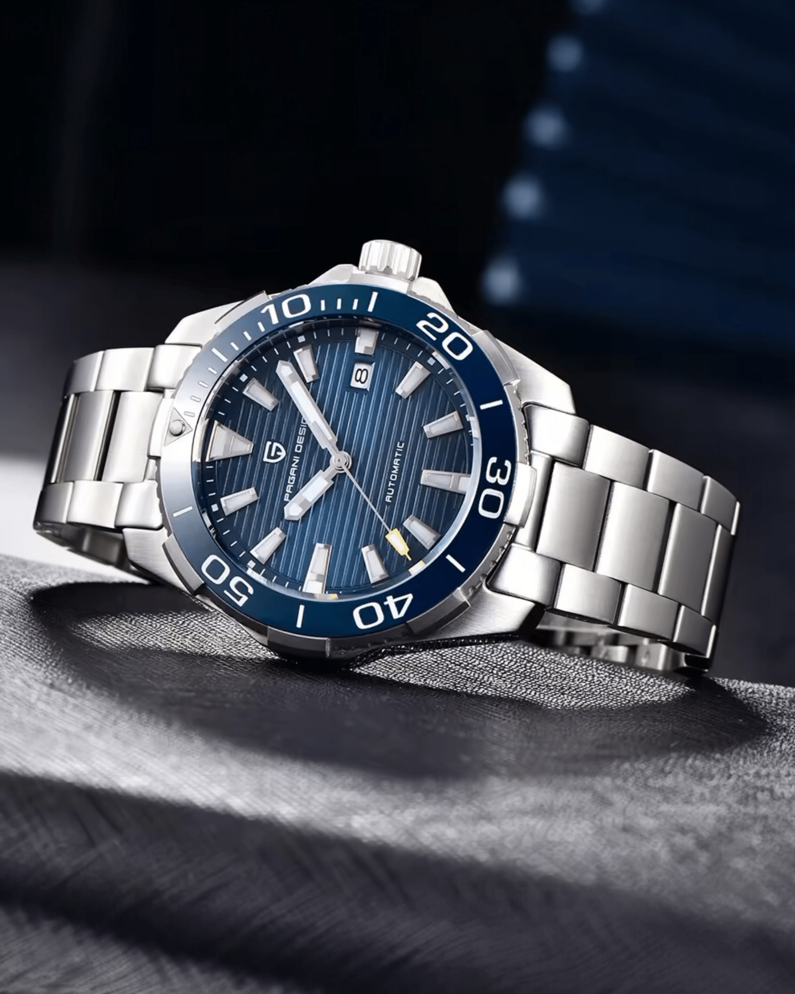 Muski automatik sat Pagani Design PD-1668A - SEIKO TMI NH35A - Metalna Narukvica - Plava Boja - Pogled detaljan na brojcanik sata- Najbola cena u Srbiji