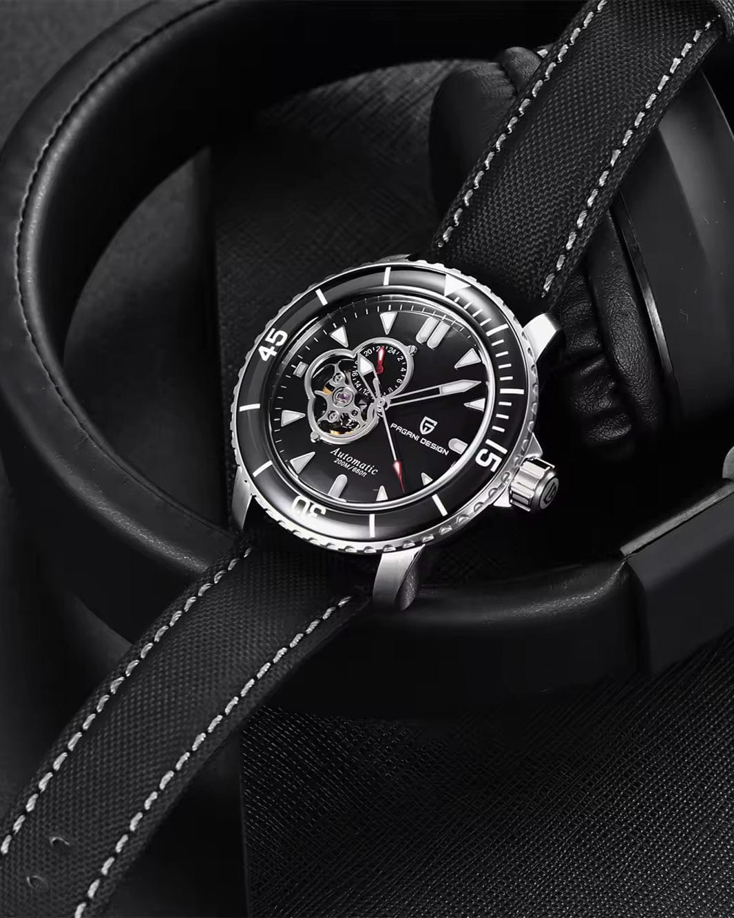 PAGANI DESIGN PD1674 – CRNO-SREBRNI AUTOMATIK SAT ZA MUŠKARCE - PRIKAZ SATA