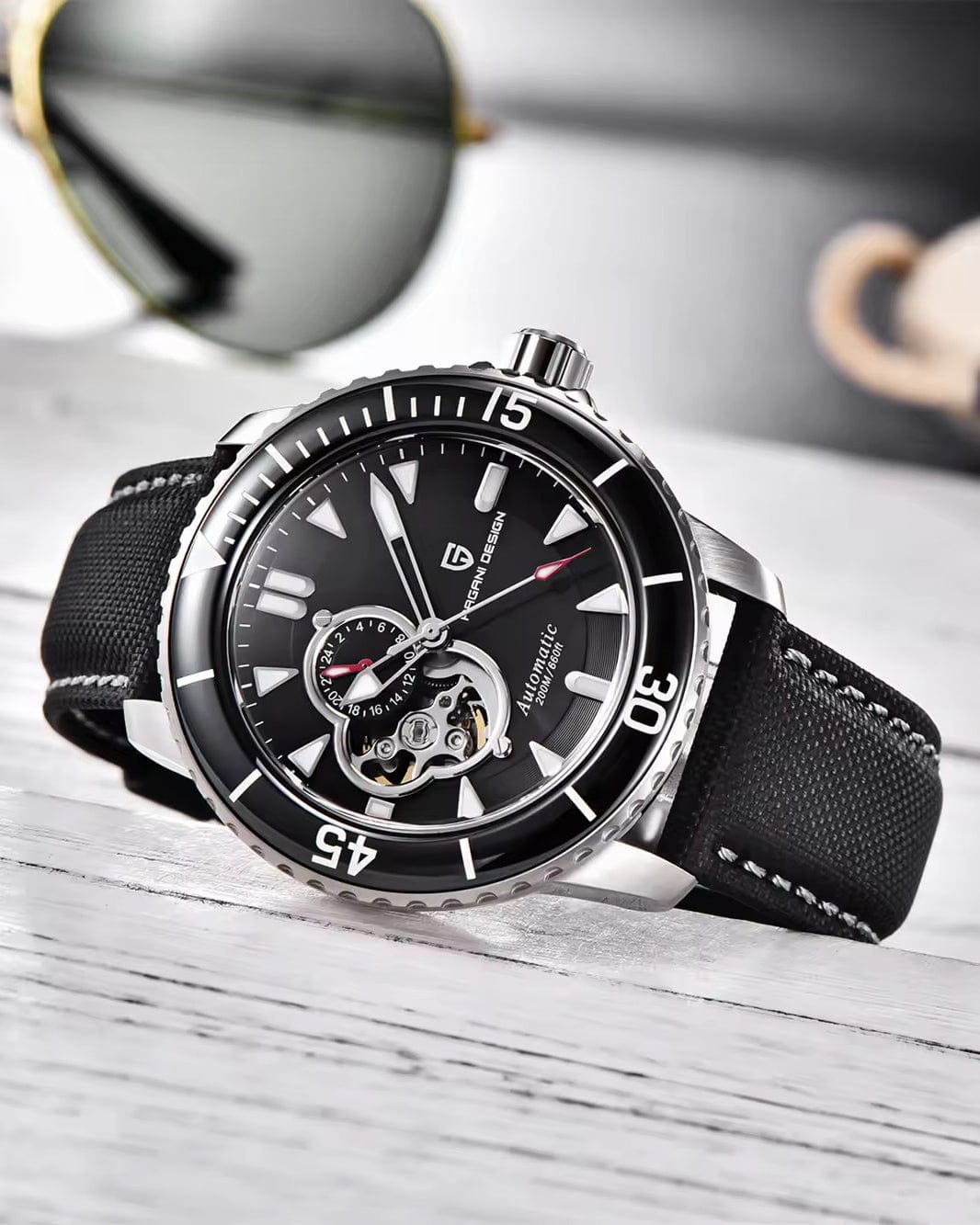 PAGANI DESIGN PD1674 – CRNO-SREBRNI AUTOMATIK SAT ZA MUŠKARCE - PRIKAZ PREDNJE STRANE SATA IZBLIZA