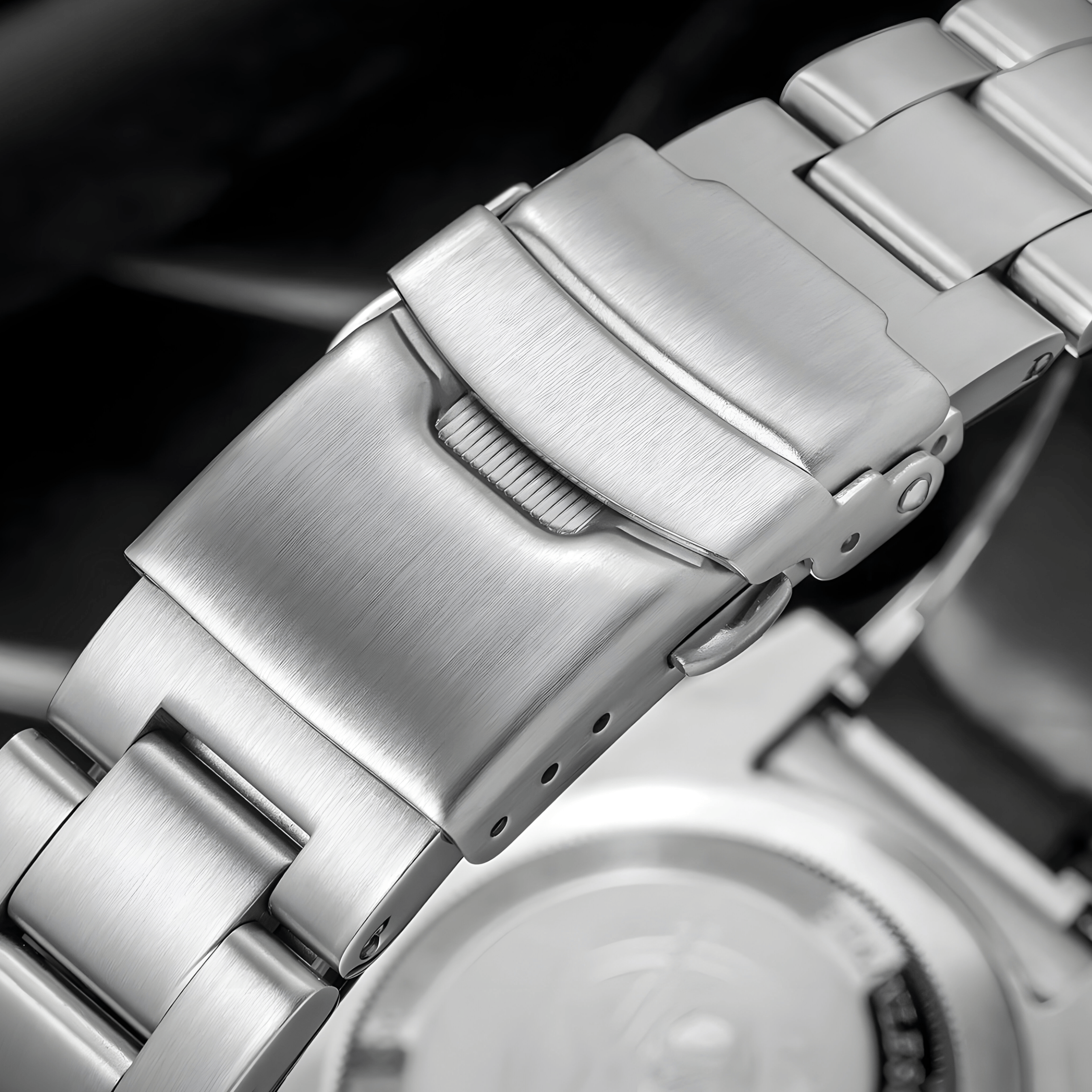 Detaljan prikaz čelične kopče narukvice sata ADDIESDIVE AD2089