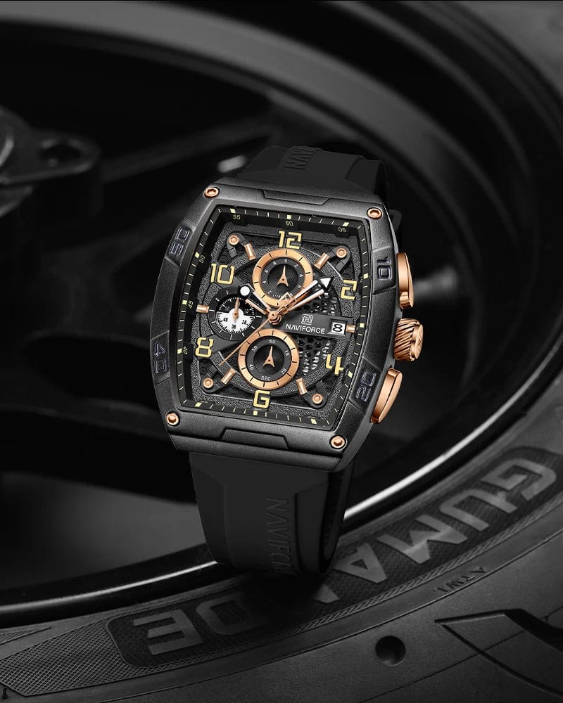 Bocni prikaz prednje strane kucista i silikonske narukvice muskog sata NaviForce NF8052 u crno rose-gold boji. Najbolja cena i prodaja u Srbiji
