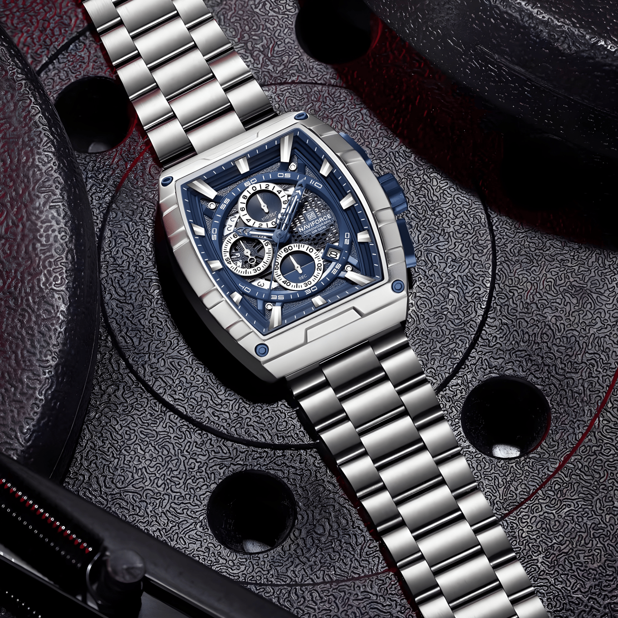 Prednja strana muškog sata NaviForce NF8066 Titan u srebrnoj boji, metalna narukvica i sportsko-elegantan dizajn