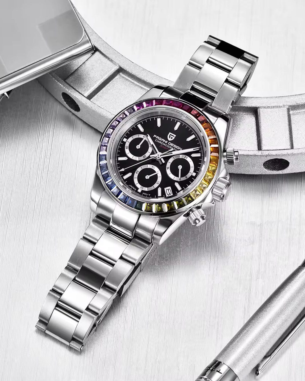 Prikaz prednje strane kucista i metalne narukvice na muškom satu Pagani Design PD1664 Daytona, crna boja, Rainbow korona, Najbolja Cena i prodaja u Srbiji.