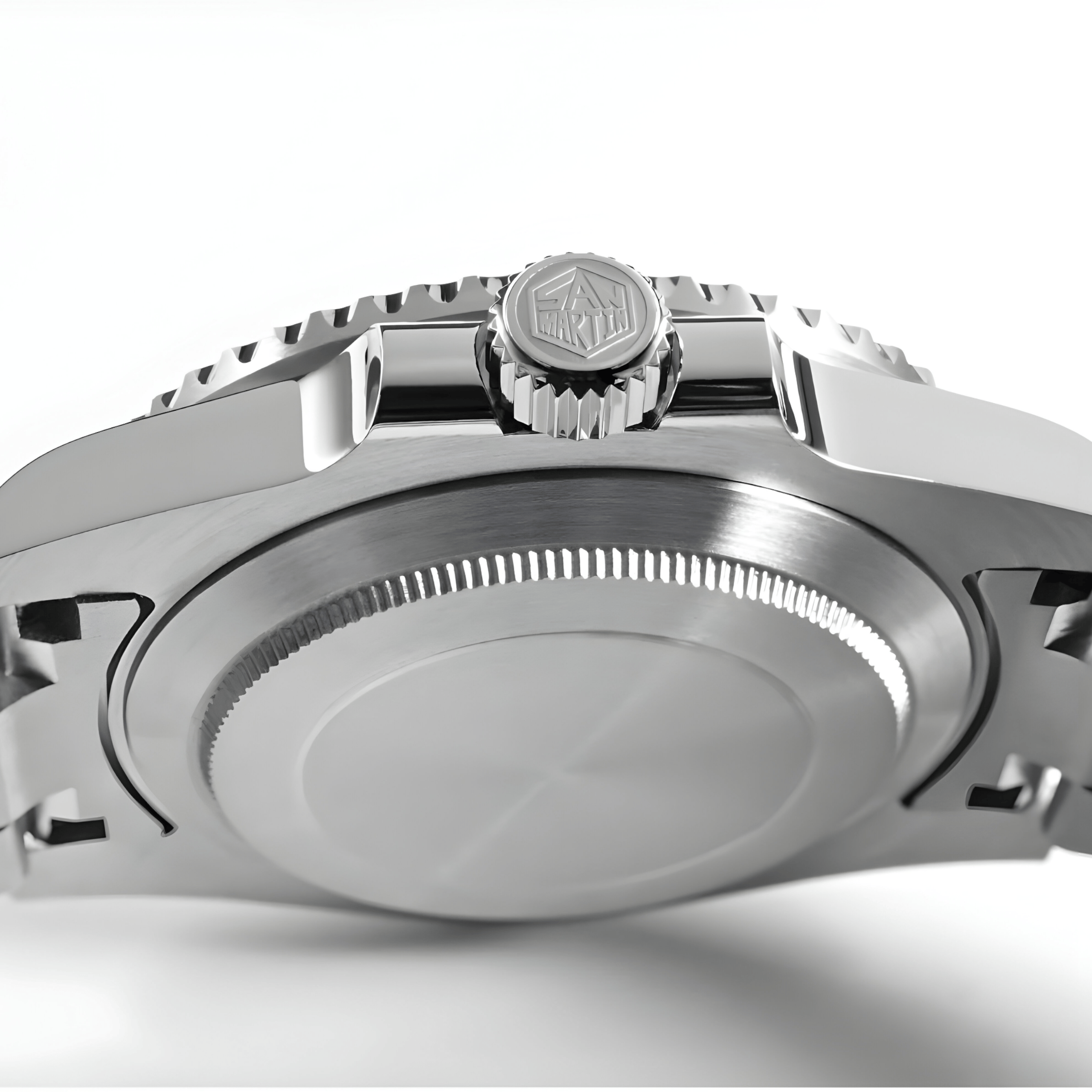 Profil kućišta modela San Martin SN0017 sa jasno definisanom debljinom i brušenom završnom obradom čelika