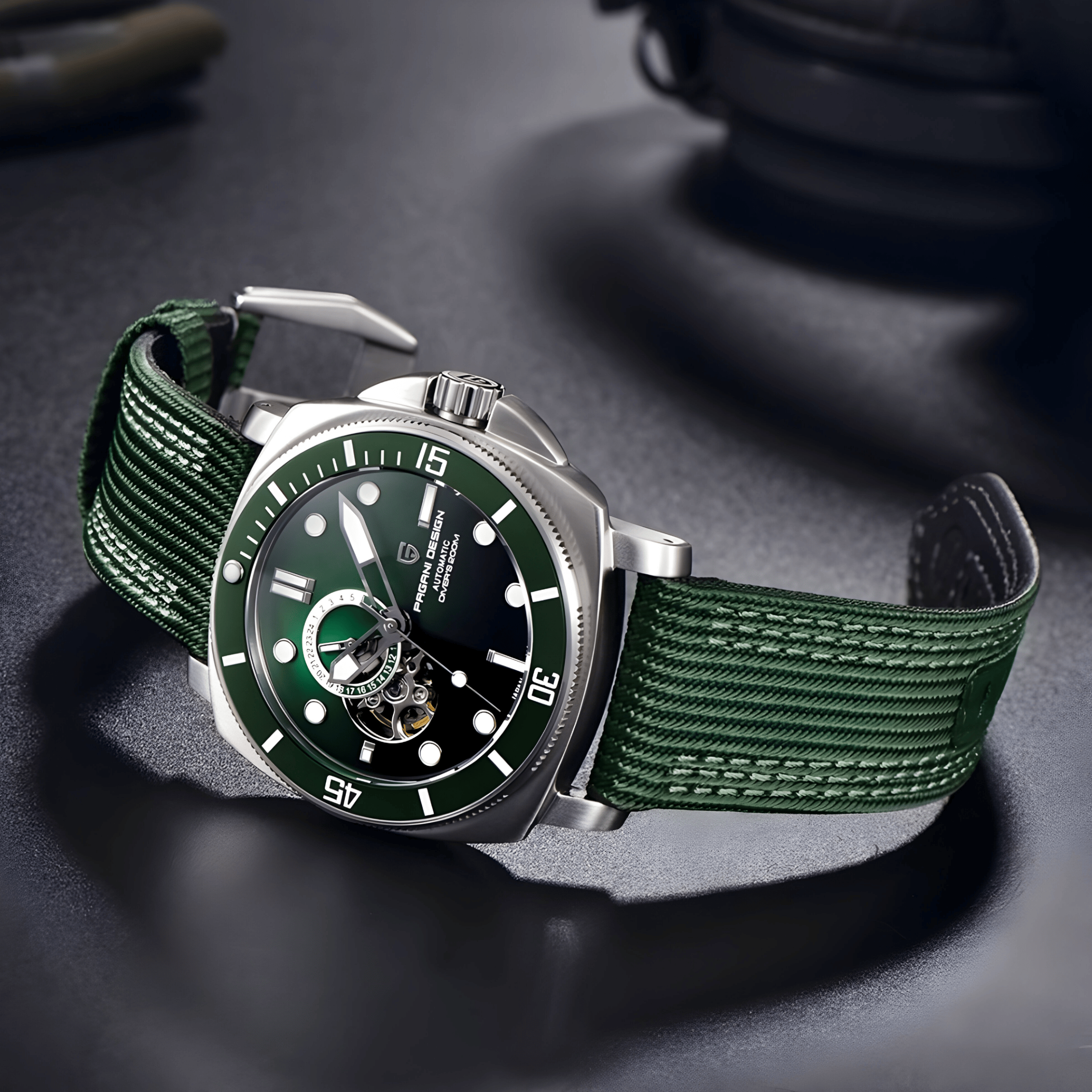 Prukaz muškog sata sa NATO narukvicom u zelenoj boji