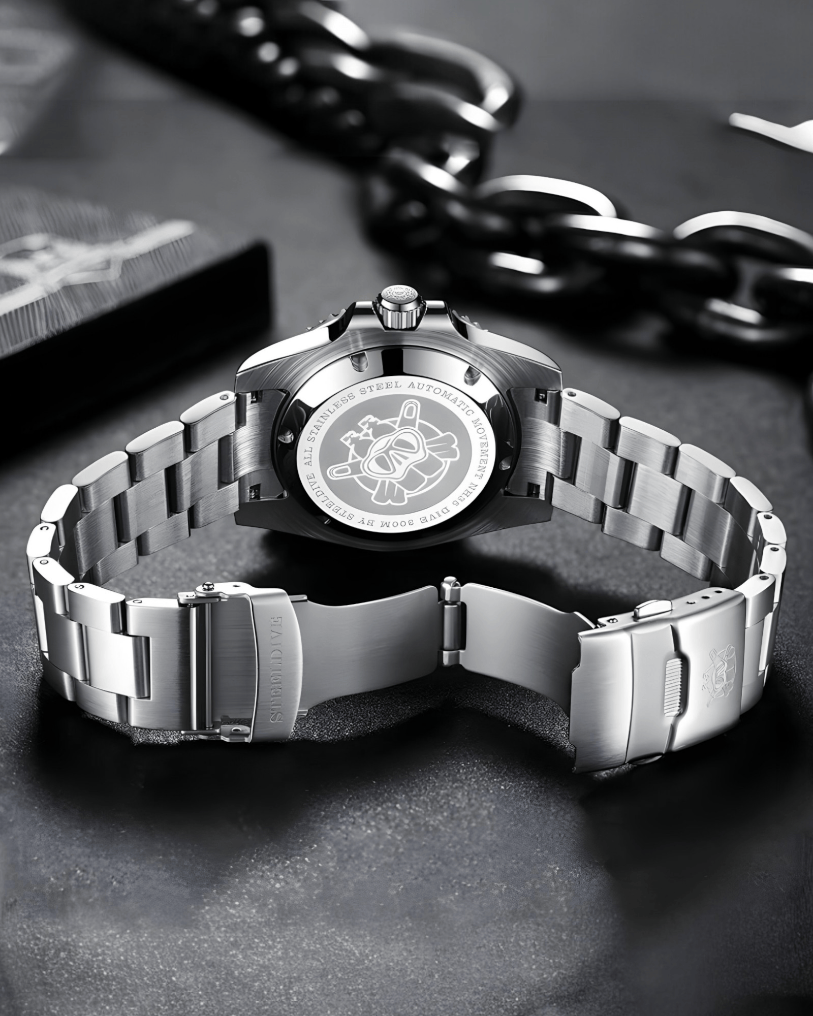 Automatik sat STEELDIVE SD1953 sa otvorenom kopčom i vidljivim poklopcem kućišta