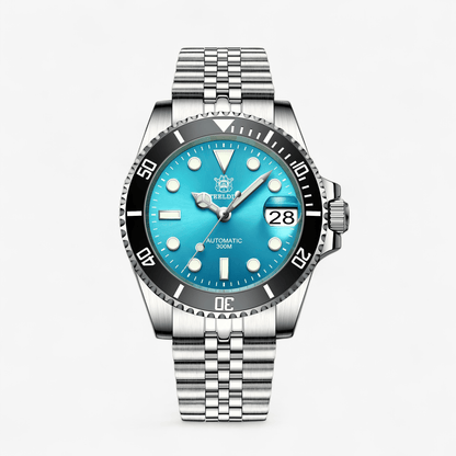 Prednji izgled modela STEELDIVE SD1953 sa svetlo plavim brojčanikom, crnom koronom i Jubilee metalnom narukvicom