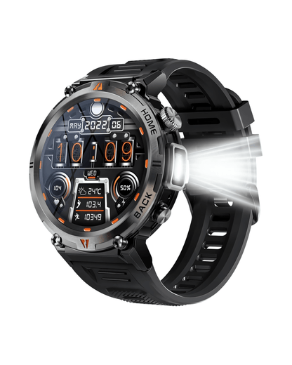 Prikaz prednje strane kucista i silikonske narukvice muskog pametnog sata Military NX21 u crnoj boji.  Sat ima lampu na kucistu