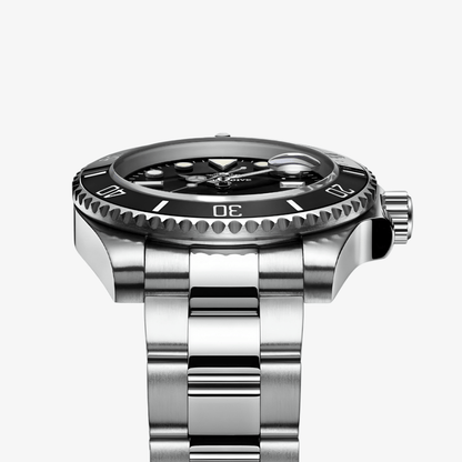 Detaljan prikaz metalne narukvice i crne korone sata ADDIESDIVE MY-H3 Black Diver