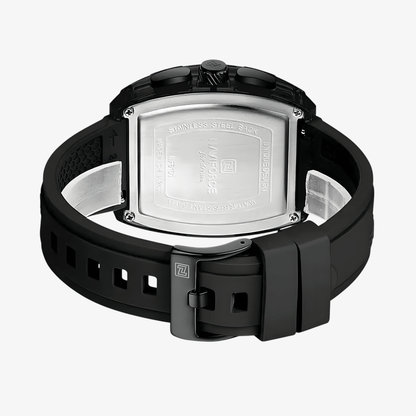 Zadnja strana muškog sata NaviForce NF6101 sa polikarbonatnim kućištem, metalnim poklopcem i crnom silikonskom narukvicom