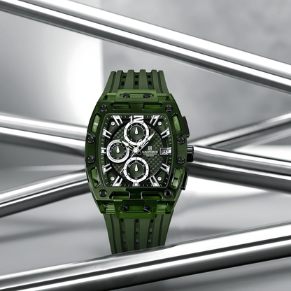 Muški sat NaviForce NF7105 u lifestyle okruženju, zelena boja i silikonska narukvica u svakodnevnom nošenju