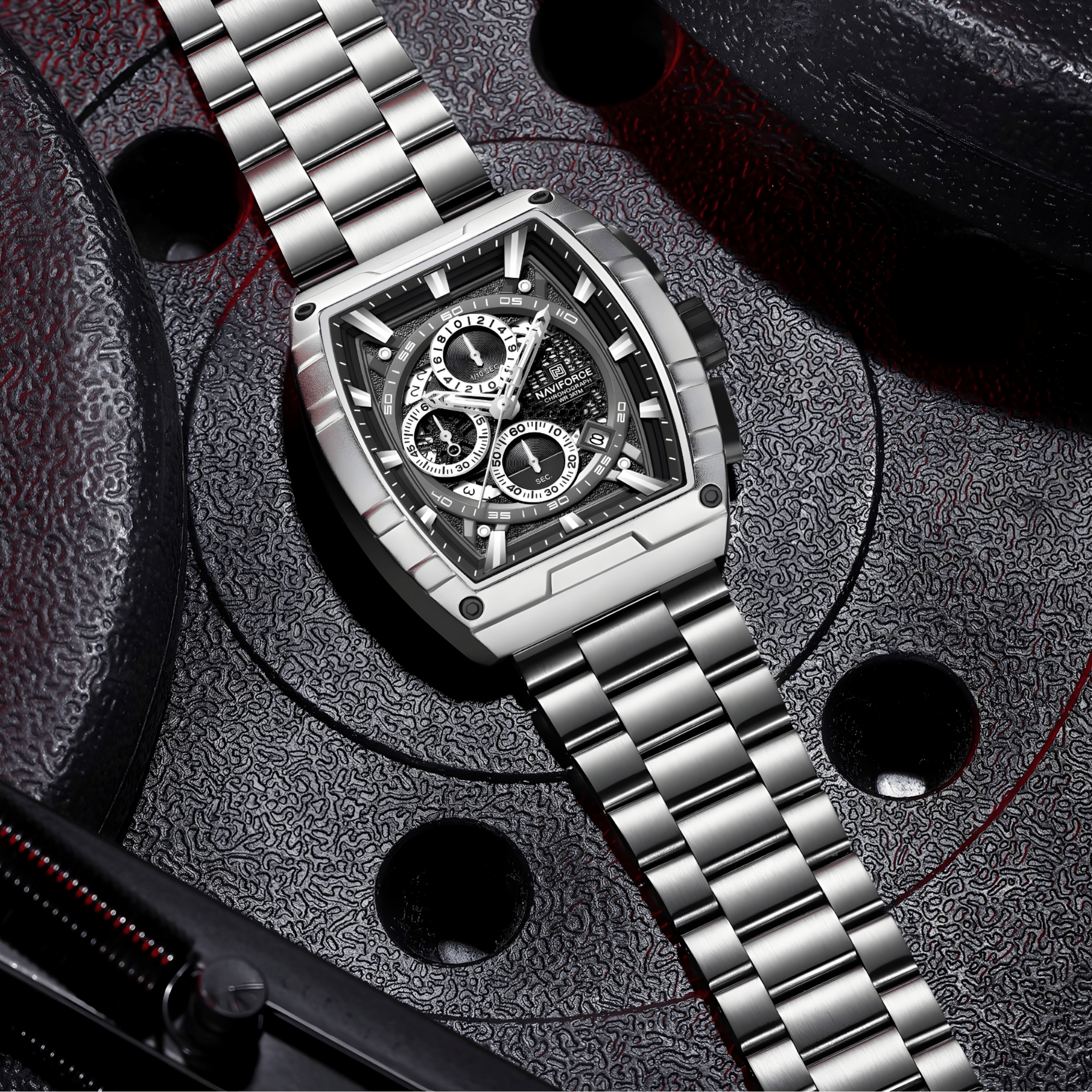 NaviForce NF8066 Titan muški sat sa crnim brojčanikom, stainless steel kućište i metalna narukvica