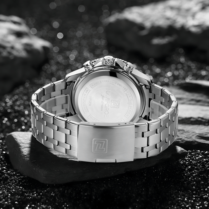 Zadnja strana muškog sata NaviForce NF9234 sa metalnom narukvicom i čeličnim kućištem