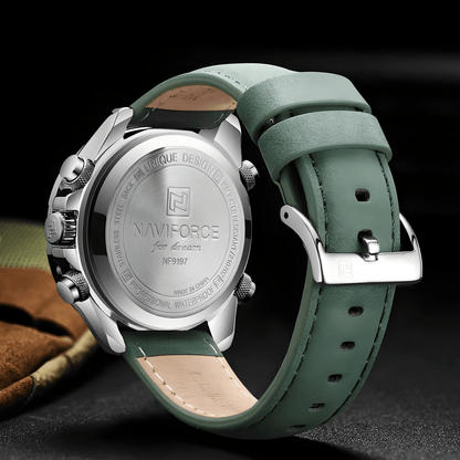 Zadnja strana muškog sata NaviForce NF9197 sa kožnim kaišem i čeličnim poklopcem kućišta