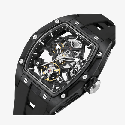 Krupni kadar otvorenog mehanizma sata Megir MN22 u crnoj izvedbi sa jasno vidljivim unutrašnjim komponentama