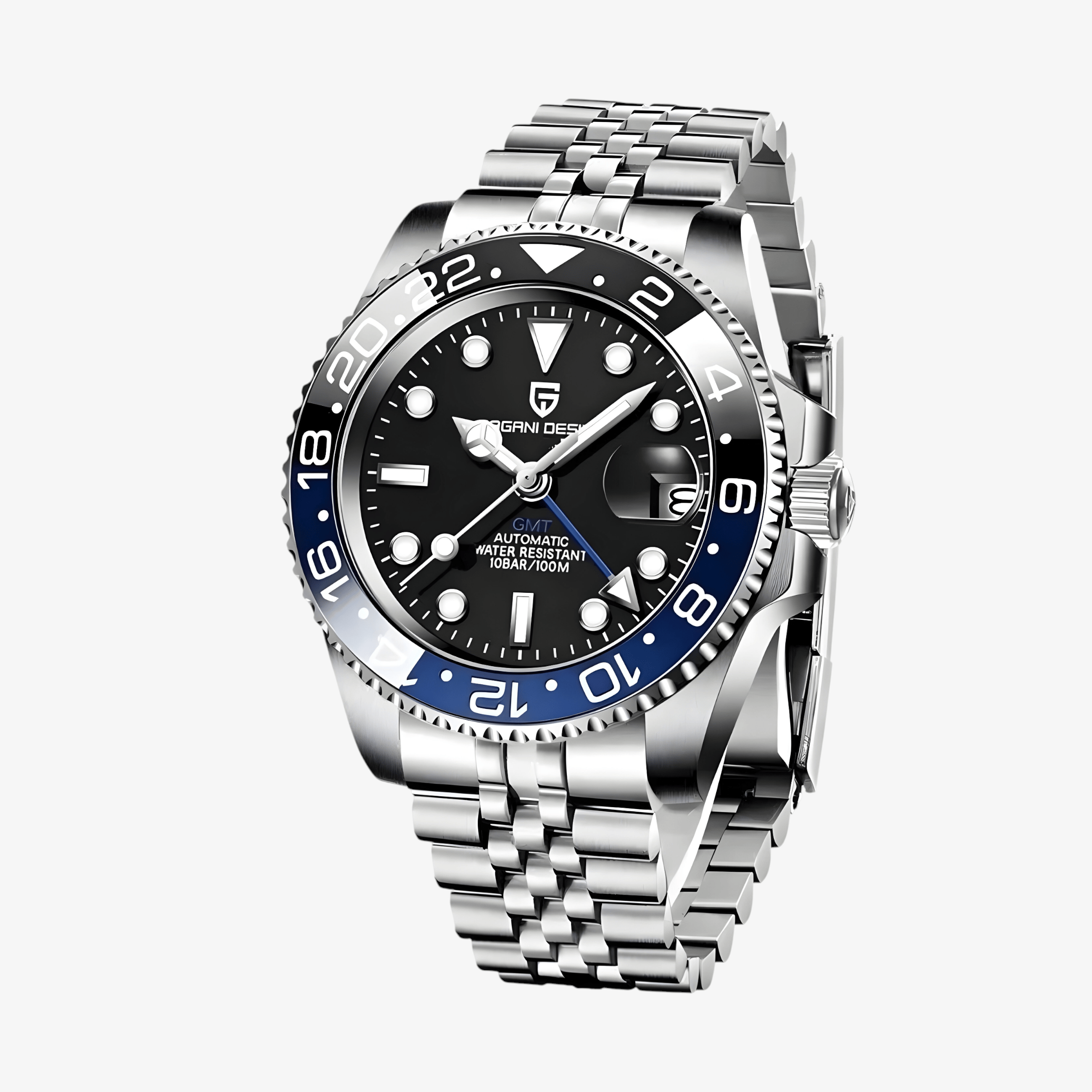 Muški sat Pagani Design PD-1662 Automatik GMT “Batman” sa crnim brojčanikom i crno-plavim bezelom – ugaoni prednji prikaz sa Jubilee čeličnom narukvicom i vidljivom krunicom