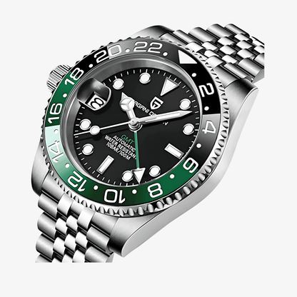 Detalj kućišta i crnog brojčanika sa GMT kazaljkom na modelu Pagani Design PD-1662 Automatik GMT “Sprite”